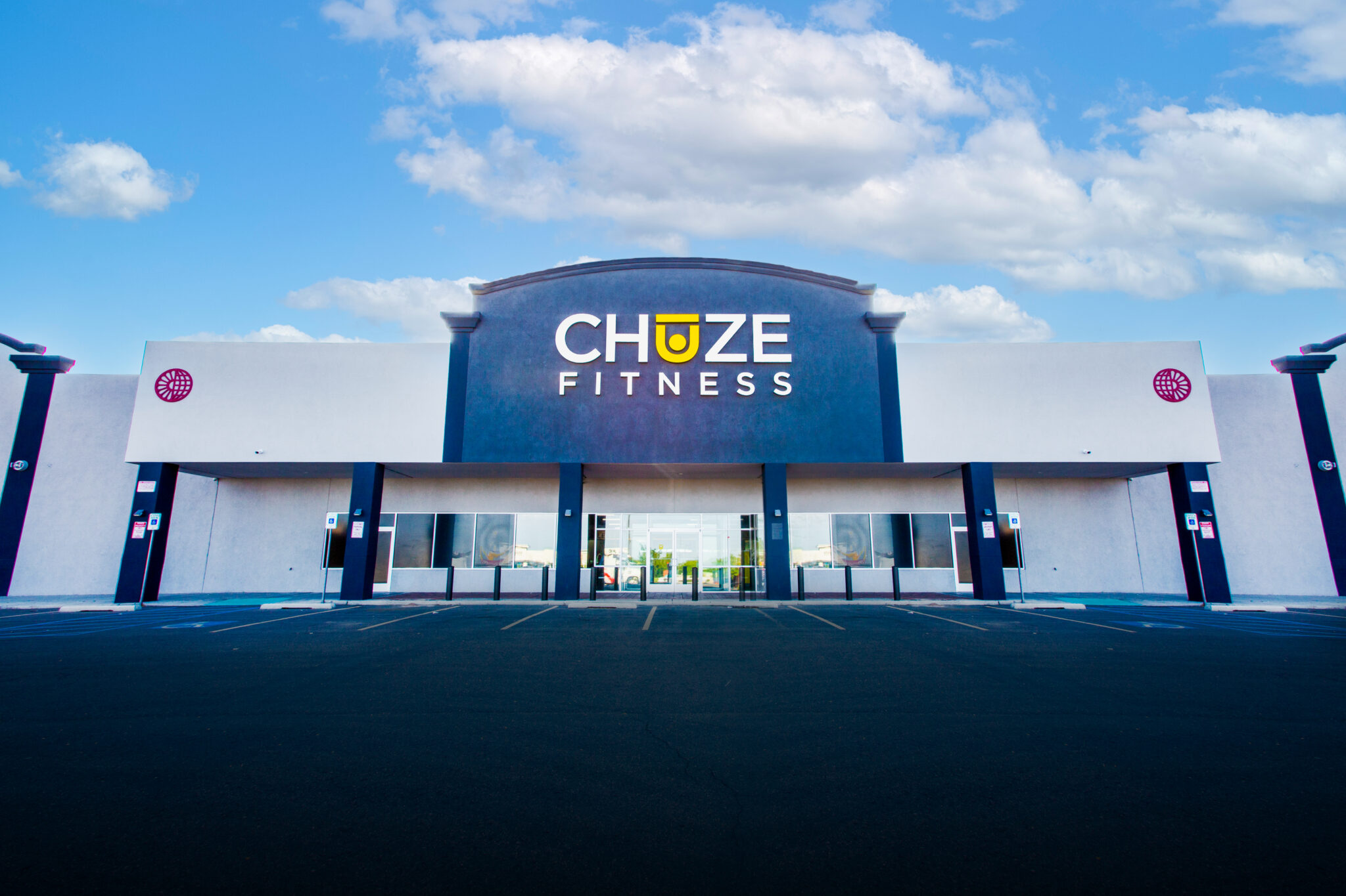 Chuze Fitness opens its fourth gym in Albuquerque, reinforcing its regional growth strategy.